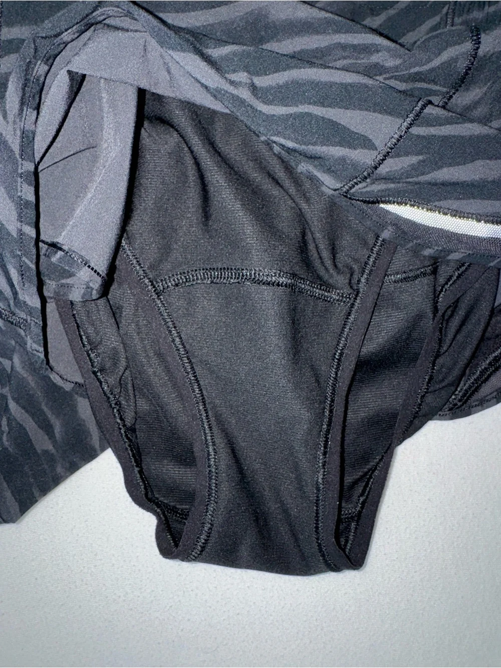 Lululemon Hotty Hot Low Rise Short 2.5